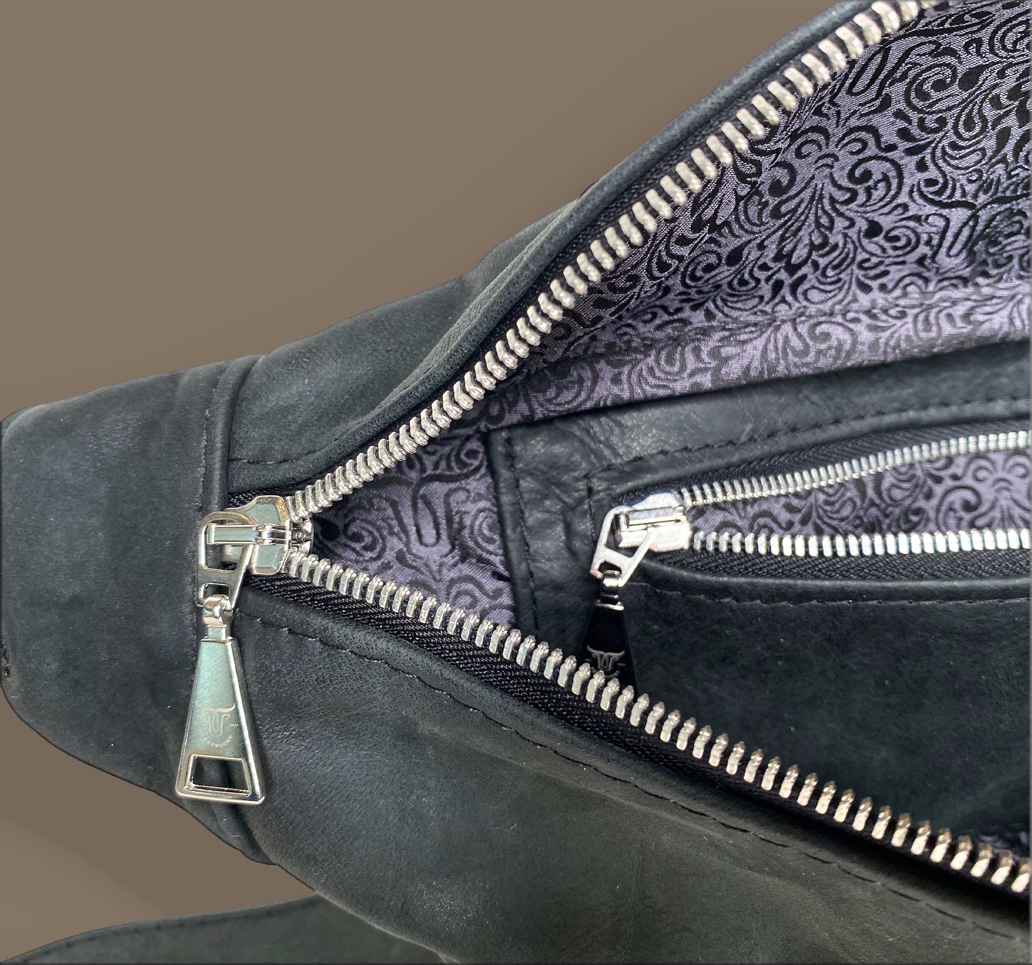 Belly Bag's „Chrissi“