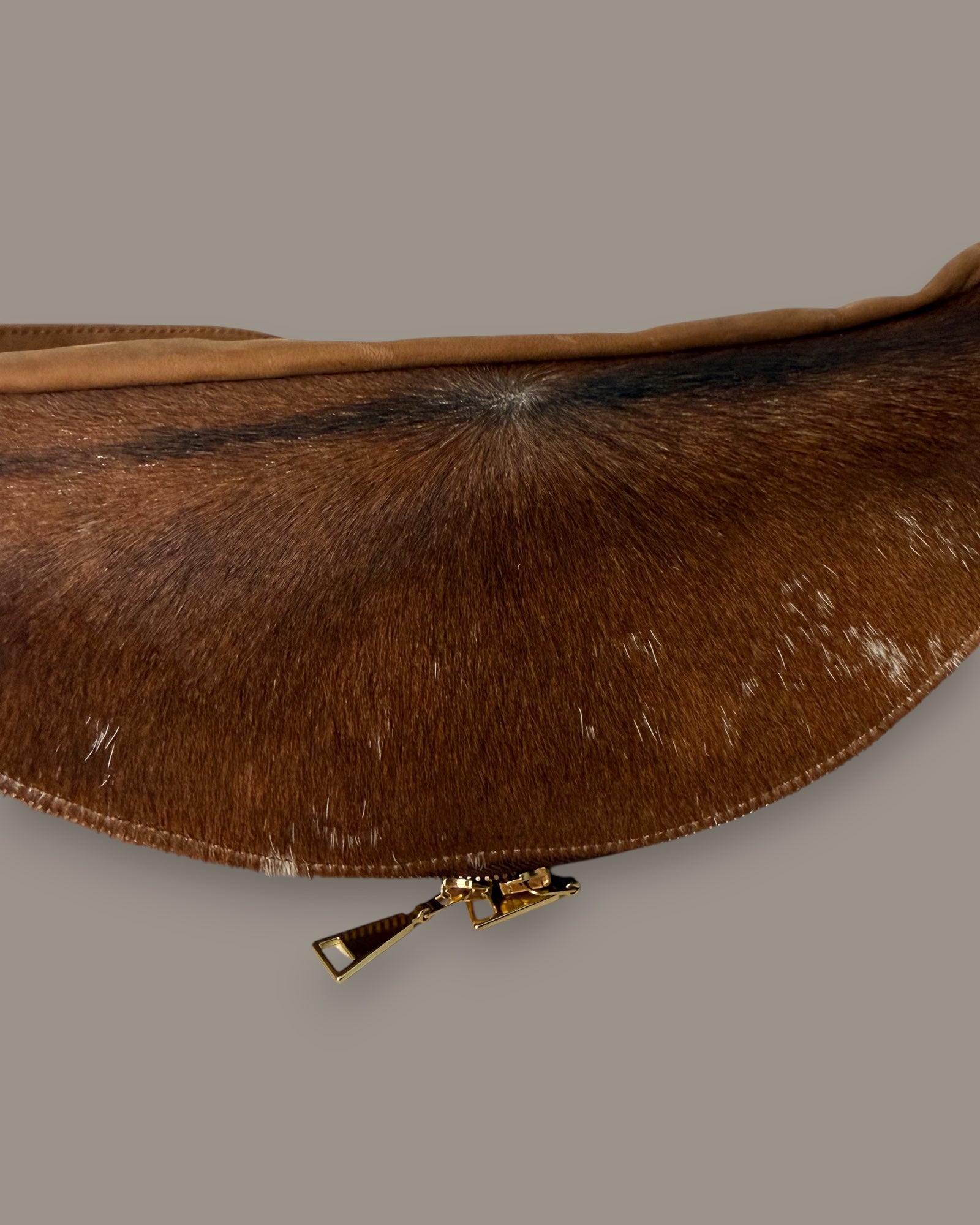 Belly Bag's „Chrissi“ Kuhfell